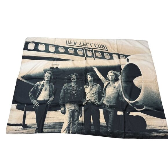 Led Zeppelin Scarf Wall Hanging by Mythgem 2006 Rock Collectible Retro - Picture 1 of 13